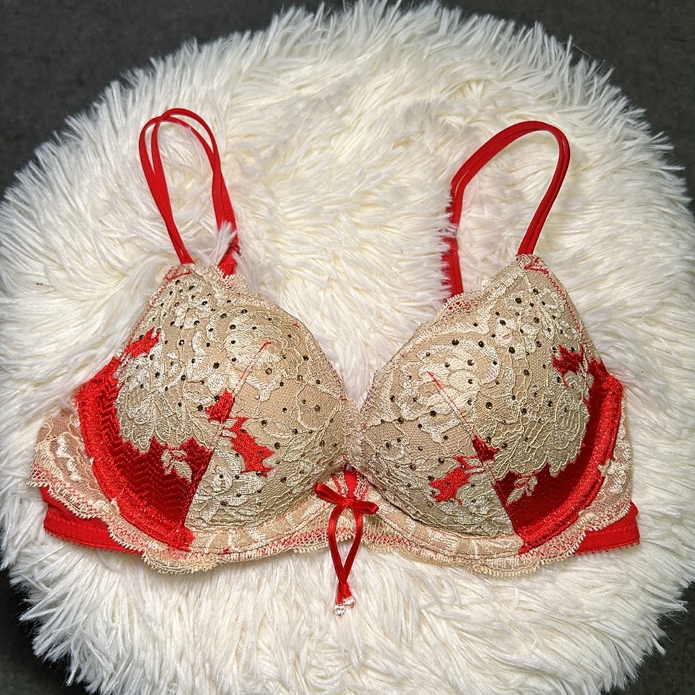 VICTORIA’S SECRET BRA